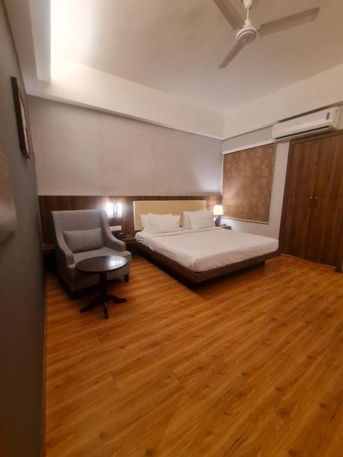 Hotel Lemon Park Haldwāni エクステリア 写真
